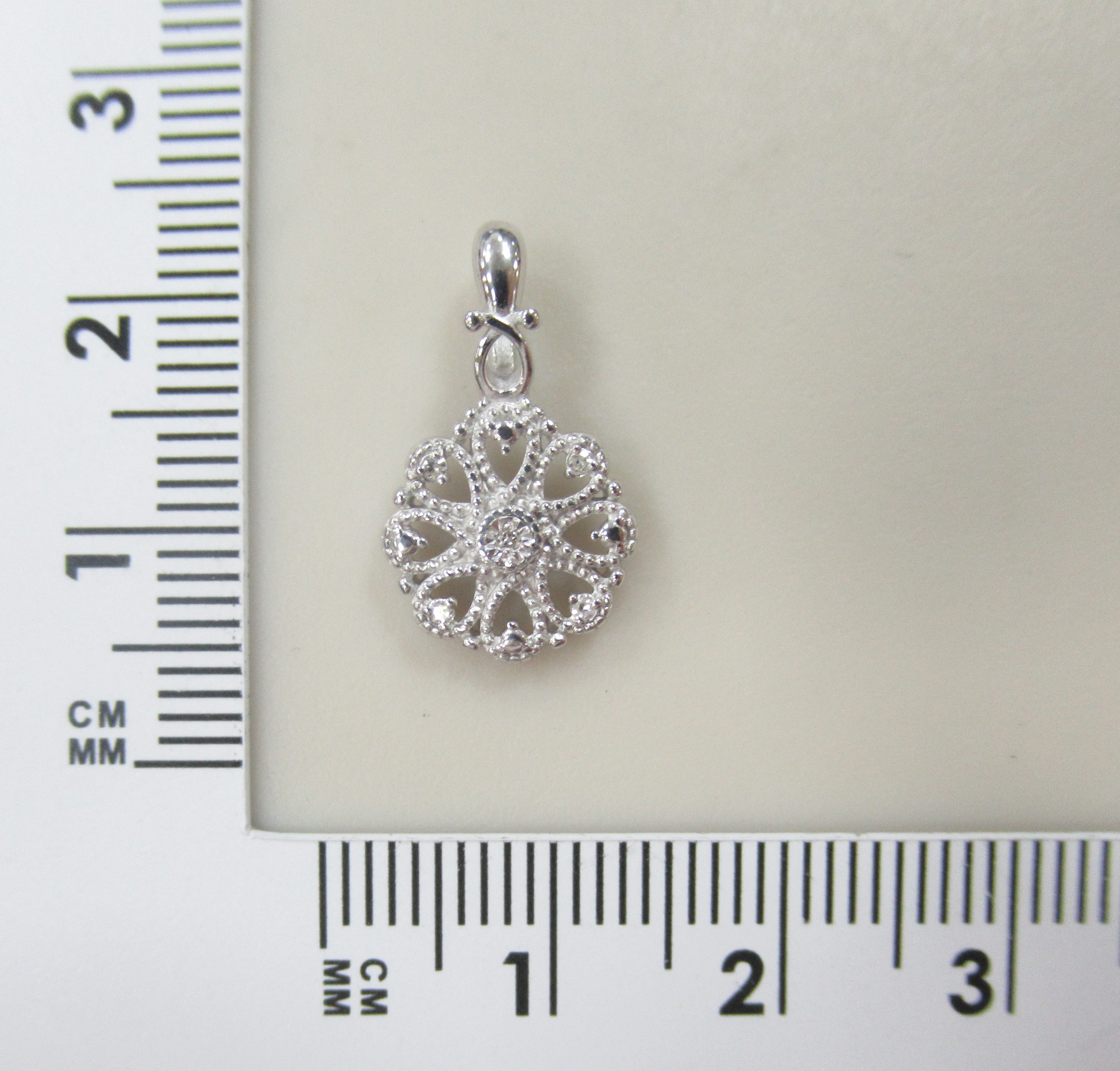 Серебряная подвеска с бриллиантами